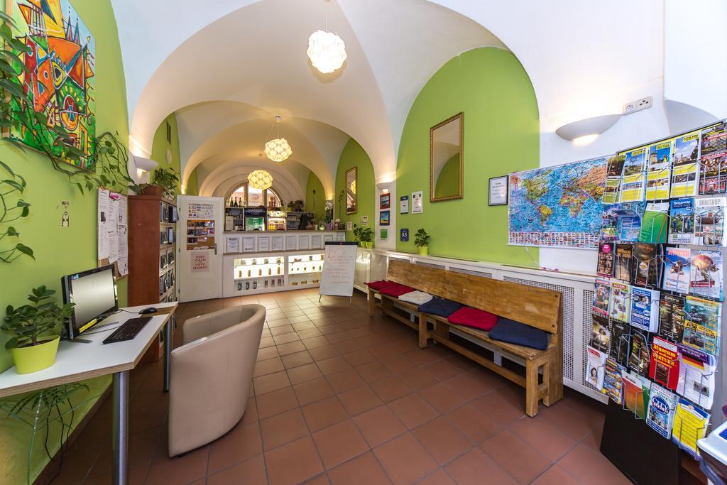Hostel Mango Praha Bagian luar foto