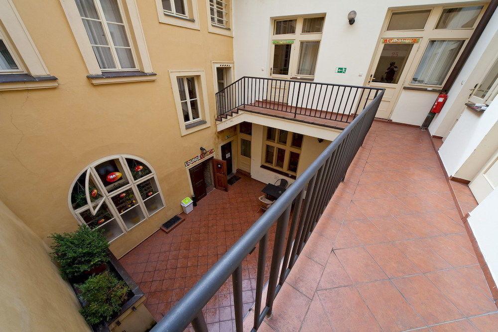 Hostel Mango Praha Bagian luar foto