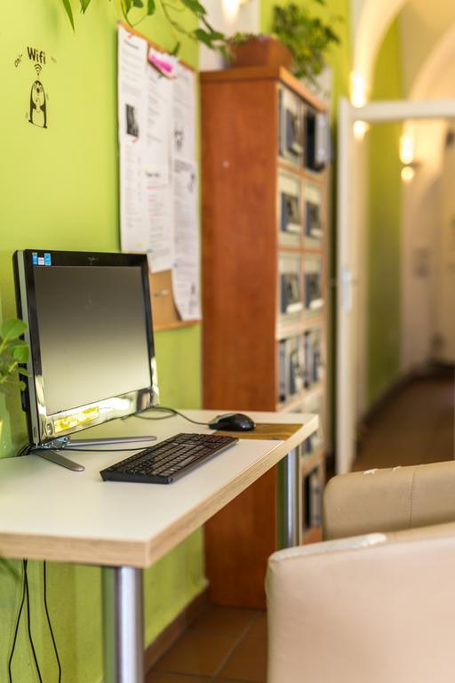 Hostel Mango Praha Bagian luar foto