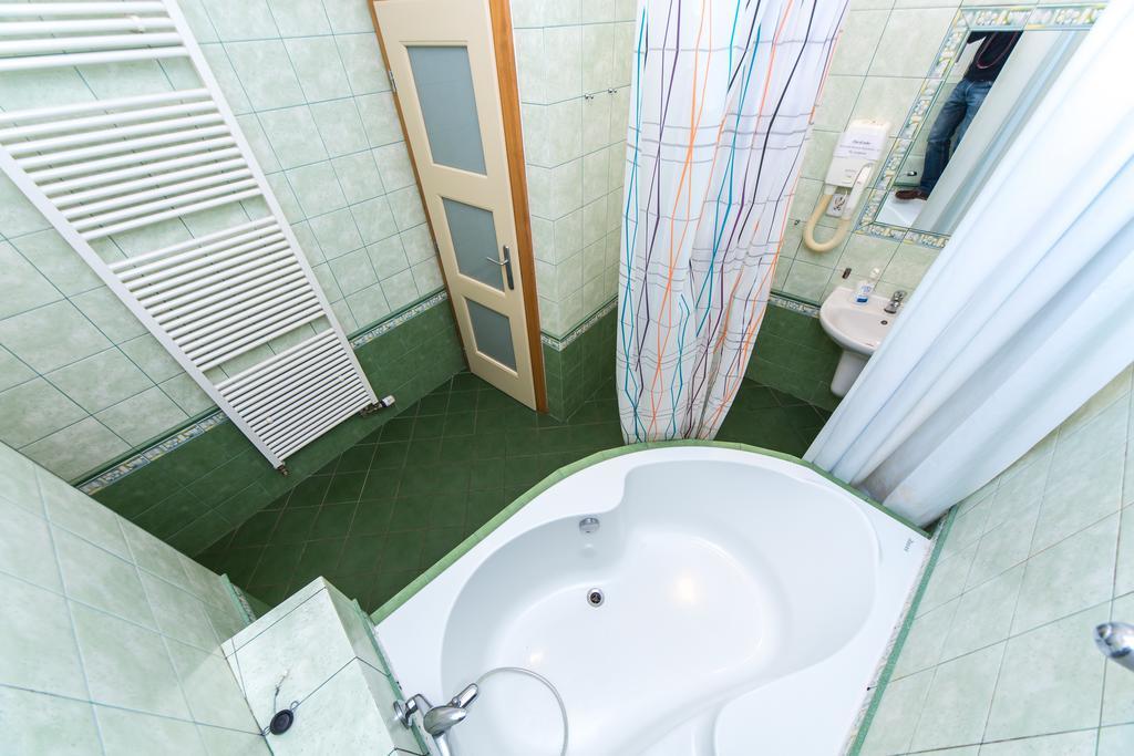 Hostel Mango Praha Bagian luar foto