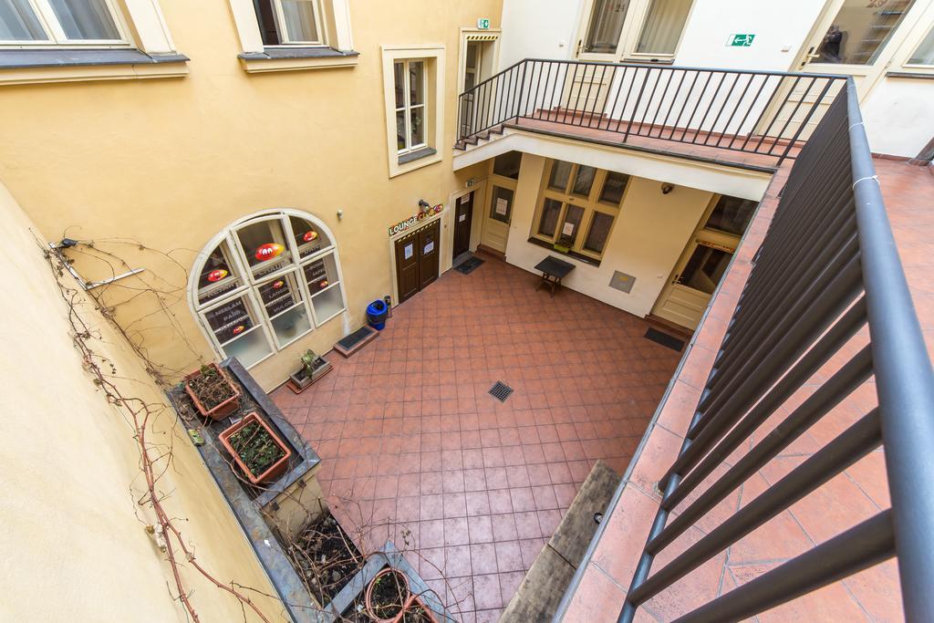 Hostel Mango Praha Bagian luar foto