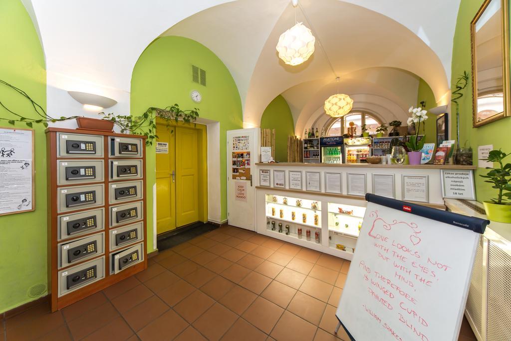 Hostel Mango Praha Bagian luar foto